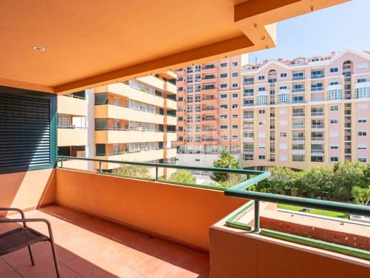 3 room luxury Apartment for rent in Cascais e Estoril, Portugal - Photo 1
