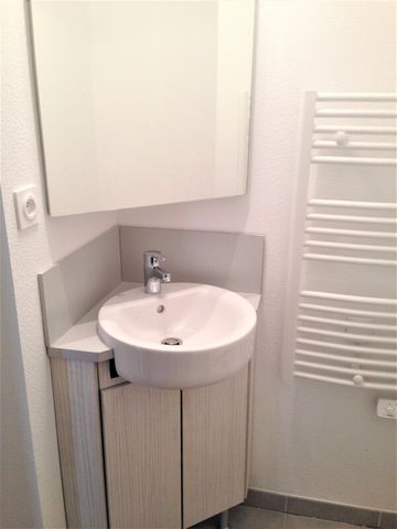 Location Appartement 1 pièce 18m² MARSEILLE 9ème - Photo 2