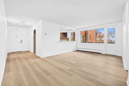 3635 avenue Ridgewood-Bright Spacious 2-Bedroom Apartment! - Photo 4