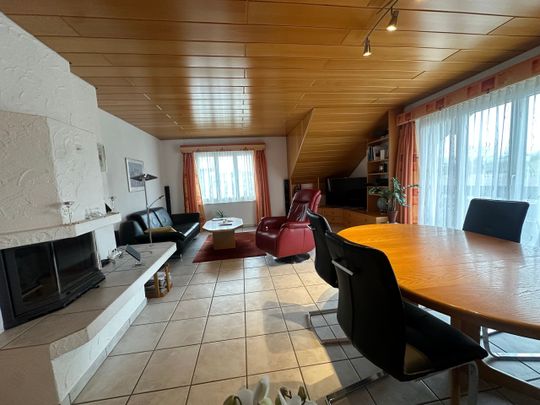 Charming 4-room penthouse apartment in Fahrwangen - Photo 1