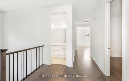 For Lease - 3130 Travertine Drive, Oakville, Ontario - Photo 2