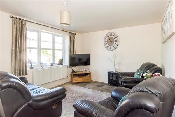 4 bedroom house to rent - Photo 1