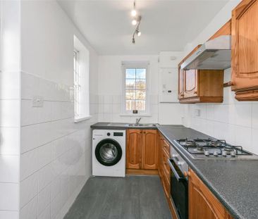 3 bedroom semi-detached house to rent - Photo 6