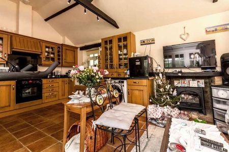 Chobham, Gu, Woking, GU24 - Photo 5