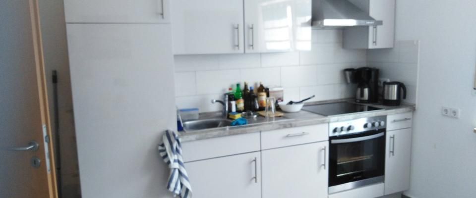 modernes möbliertes WG-Zimmer mit Balkon - Photo 1