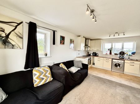 21 Rathbone Crescent, Peterborough - Photo 3