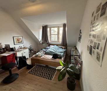 Schwachhausen: besonders geschnittene 4 Zi. DG-Wohnung mit Loggia, ... - Photo 4