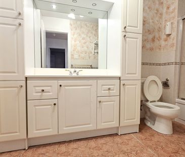 For Lease - 214 Fairglen Avenue Unit# Upper, Toronto, Ontario - Photo 5