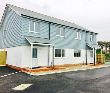 Long Rock, Penzance, TR20 - Photo 1