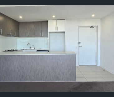 Sun kissed unit with street frontage - Photo 5