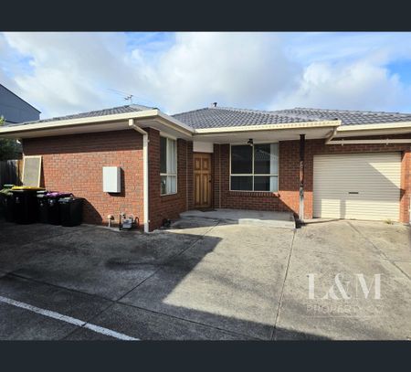 9/12 Cranbourne Avenue, Sunshine North, Vic 3020 - Photo 2