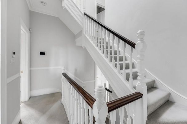 6 bedroom terraced house to rent - Photo 1