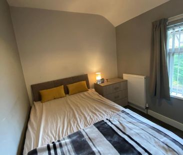 1 bedroom in a house share to rent - Photo 4