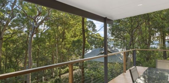 Immaculate 2-bedroom home with filtered water views - Photo 2