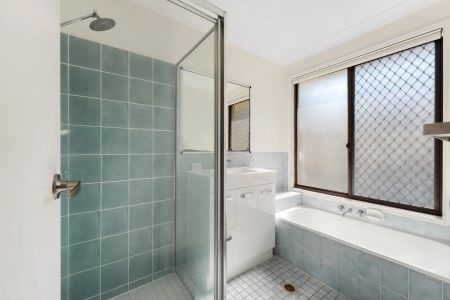 FAMILY HOME IN THE HEART OF EVERTON PARK - Photo 5