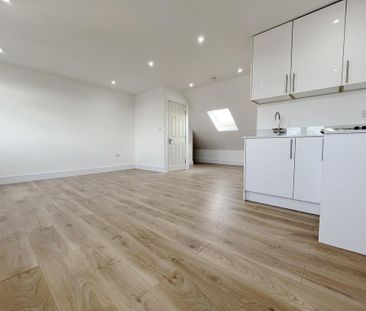 Studio to rent - Photo 2