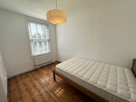 3 bedroom terraced house to rent - Photo 5