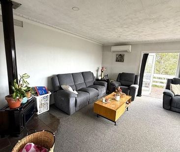 3 Bedroom House For Rent ( Titirangi) - Photo 1