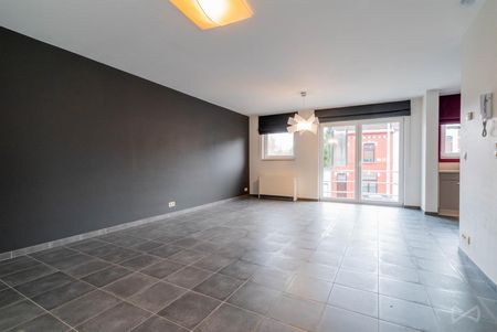 Appartement met twee slaapkamers in Mons - Photo 3