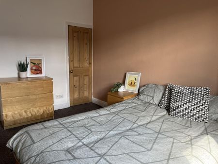 3 bedroom terraced house to rent - Photo 5