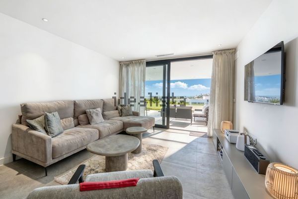 Alquiler de piso en Avenida Del Fuego - Photo 1