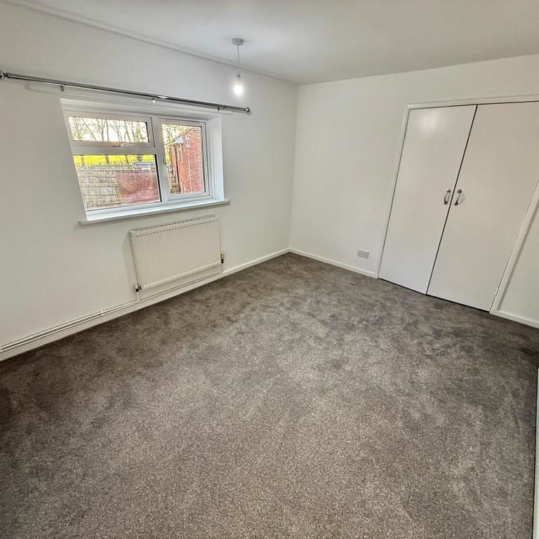 3 bedroom end of terrace house to rent - Photo 1