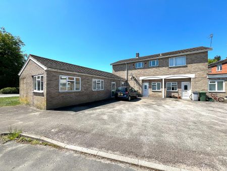 1 bedroom ground floor flat to rent - Photo 4