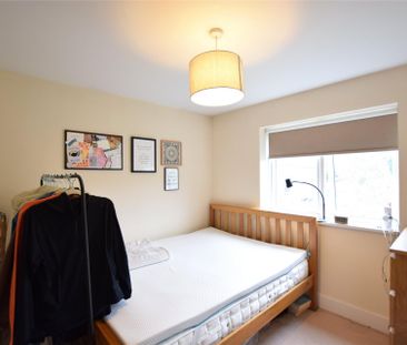 September Courtyard, The Staiths, Gateshead, NE8 - Photo 4