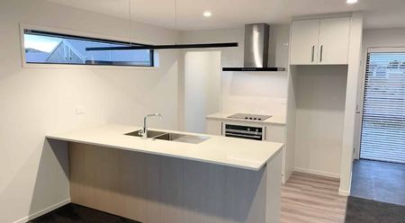 Brand New 3 bed home in Oakfields! - Photo 3