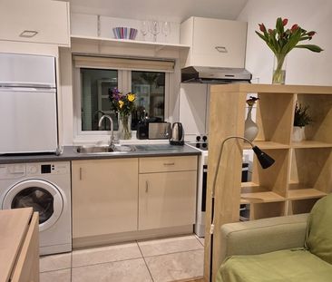 Studio Flat, Abbess Close, E6 - Photo 6