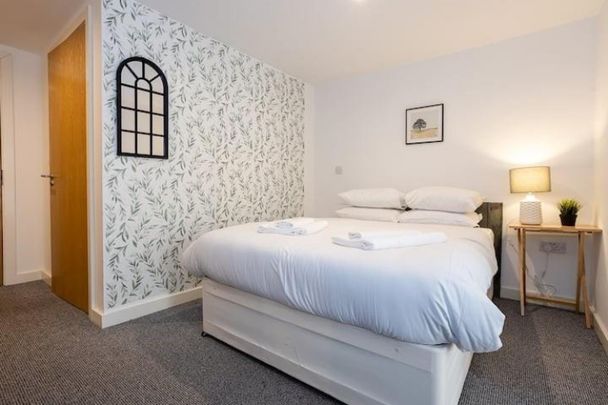 1 bedroom Flat To Let - Photo 1