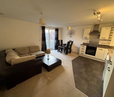 2 Bedroom Flat / Apartment - James Weld Close, Southampton - Photo 5