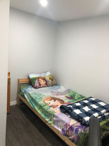 For Lease - 224 Ellington Drive, Toronto, Ontario - Photo 2