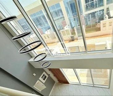 Contemporary Townhouse Design Ideal for Living - Photo 5