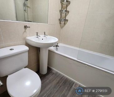 2 bedroom end of terrace house to rent - Photo 3