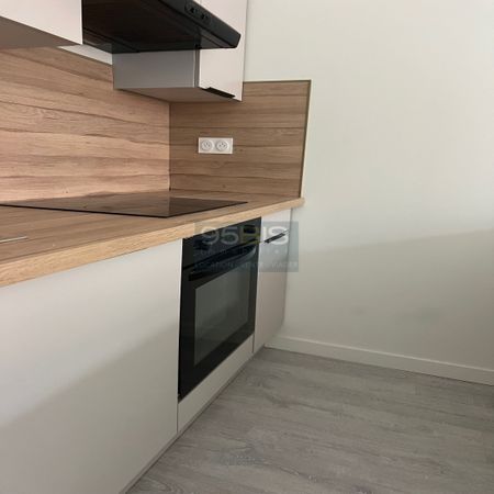 A louer Lyon 7ème T2 62 m2 place Saint Louis, climatisation - Photo 4