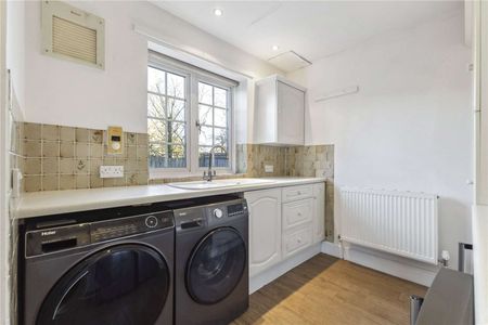 Spacious family home with annexe. - Photo 3