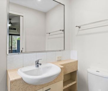 Modern Living in the Heart of Indooroopilly - Photo 4