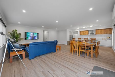 Modern 4-Bedroom Family Home in Coastal Cape Woolamai - Photo 4