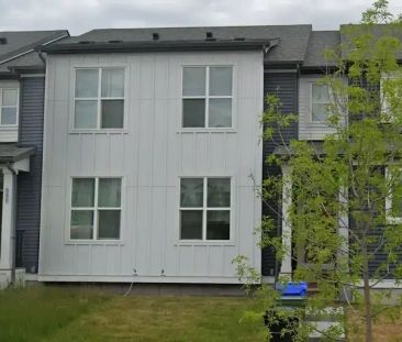 Fully FURNISHED 4 bedrooms Townhouse for Rental - $2,500 | Calgary - Photo 1