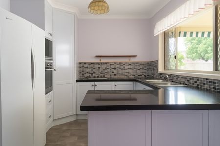 Beautiful Family Home Packed With Features â Donât Miss Out! - Photo 5