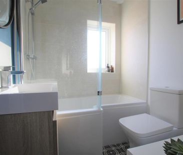 3 bedroom semi-detached house to rent - Photo 6