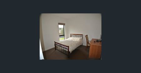 Spacious & Character Filled Family Home in Ashwood - Photo 2