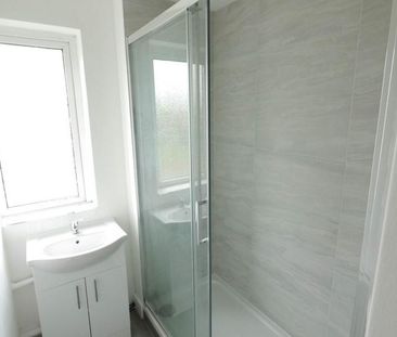 2 bedroom end of terrace house to rent - Photo 3