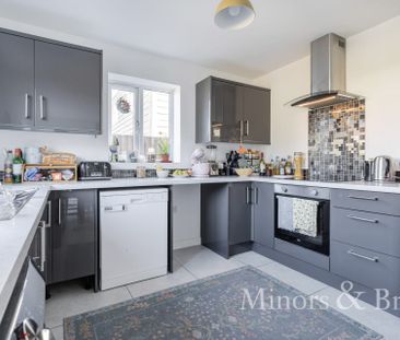 Sutton Crescent, Freethorpe - Photo 4