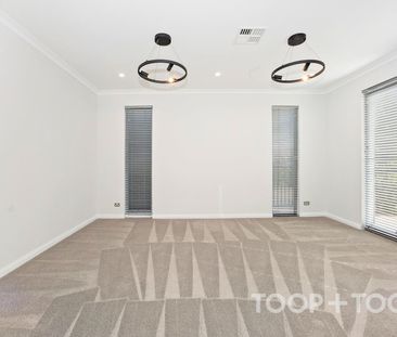 Stunning, spacious contemporary living - Photo 3