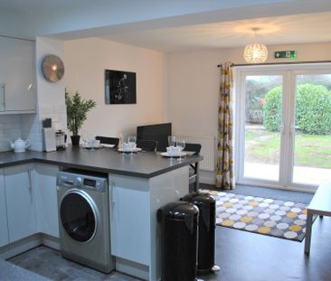 Grange Drive Room 4 - Photo 4