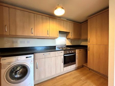 2 bedroom flat to rent - Photo 2