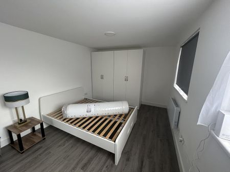 Studio to rent - Photo 2