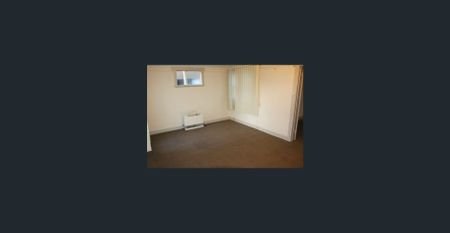 Conveniently Located! - Photo 3